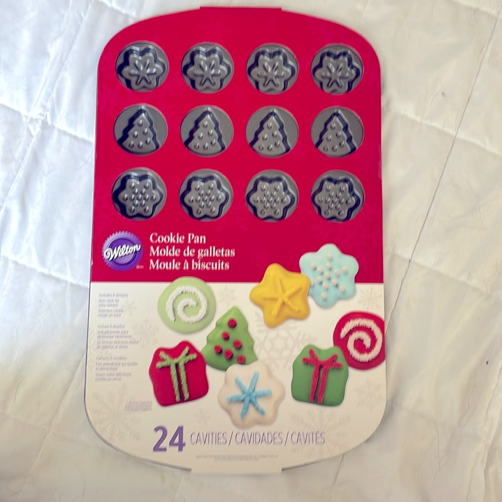 NWT VTG Wilton nonstick sugar Christmas cookie pan, 6 designs, bakes 2 dozen